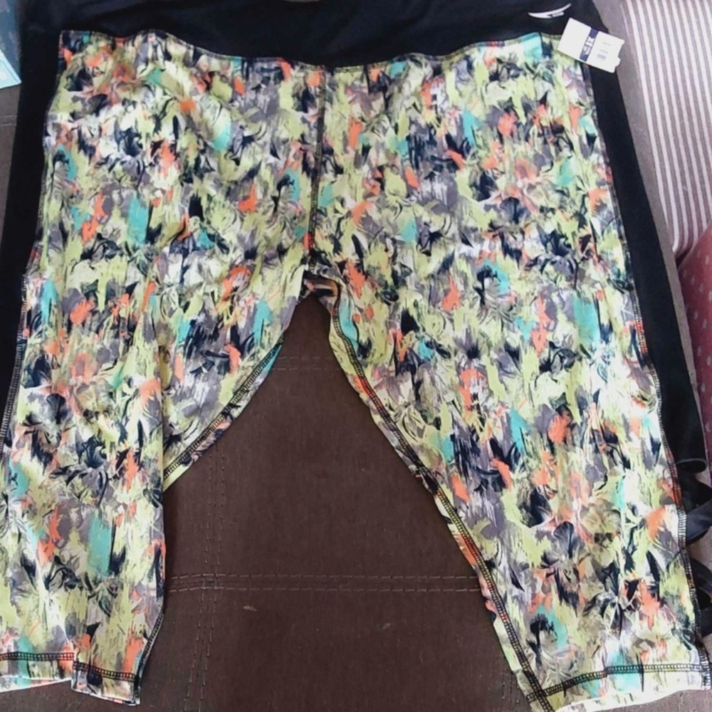 Colorful Printed Workout Capri Pants